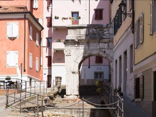 Piazzetta barbacan