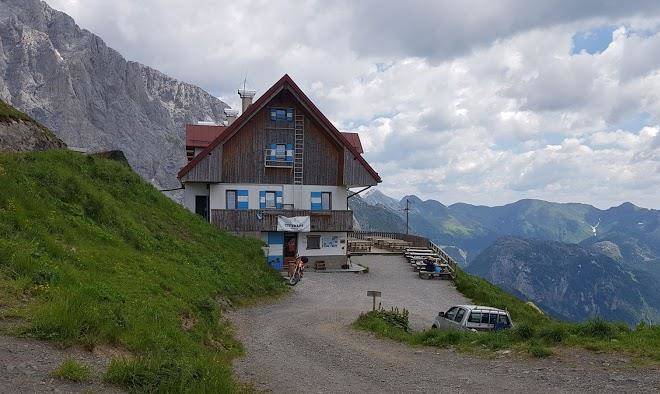 Rifugio marinelli marinelli hutte