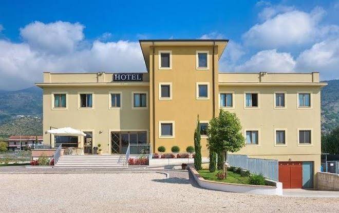 Giga hotel