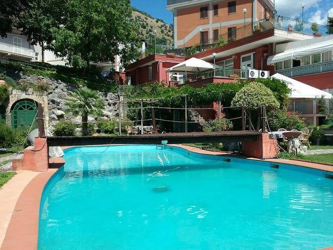 Hotel la pace srl