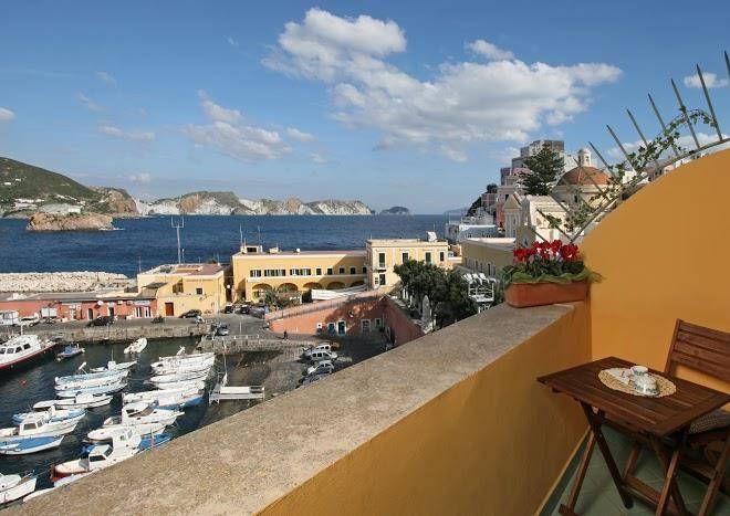 Albergo mari