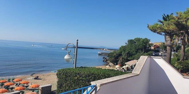 Hotel Ristorante La Conchiglia Sul Mare Image