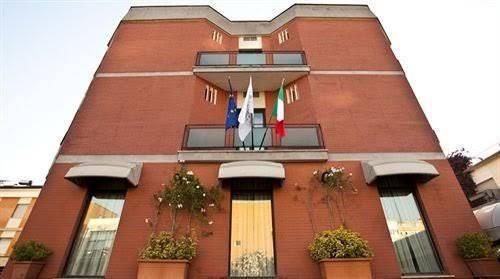 Hotel de la ville central