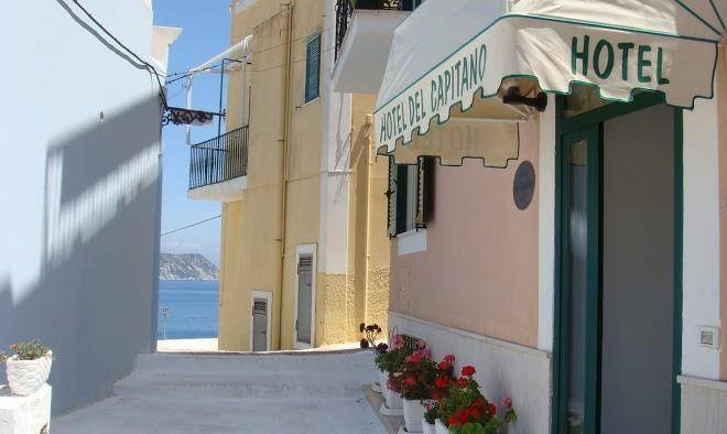 Hotel Del Capitano Image