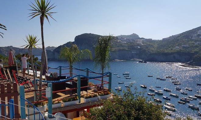L'incanto di cala feola isola di ponza