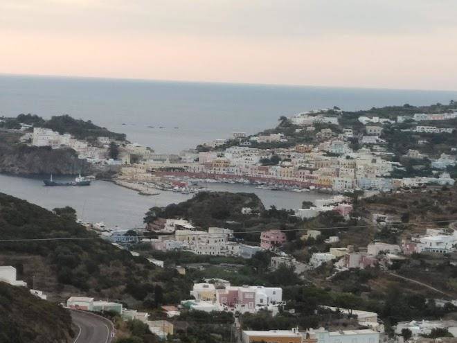 La corte di ponza exclusive bed&breakfast