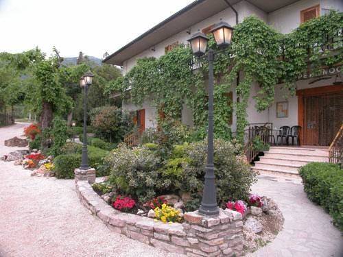 Albergo Ristorante Pesca Sportiva Parco Alle Noci Vicino S Francesco Image