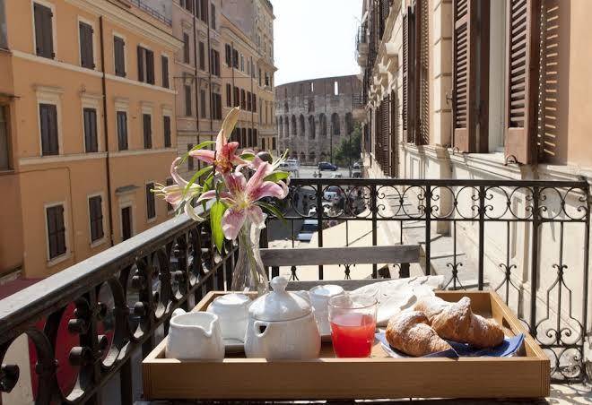 B&b santi quattro al colosseo