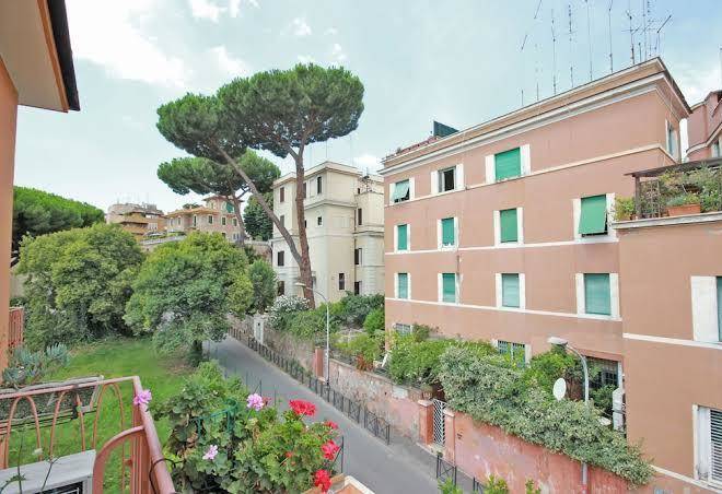 B&b Trastevere Station Image