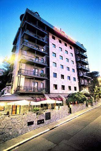 Colony hotel