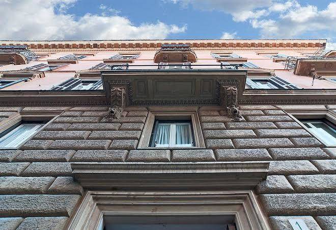 Domus via veneto
