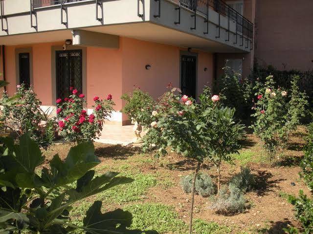 Flores B&b Roma Image