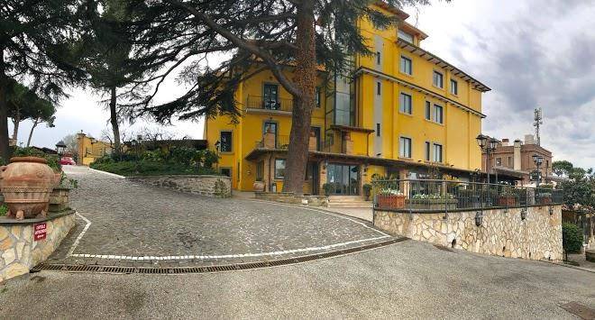 Green Hotel Poggio Regillo Image