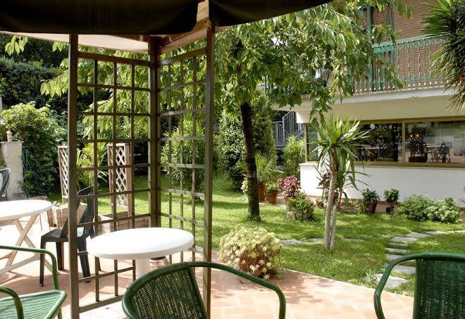 Hotel aurora garden