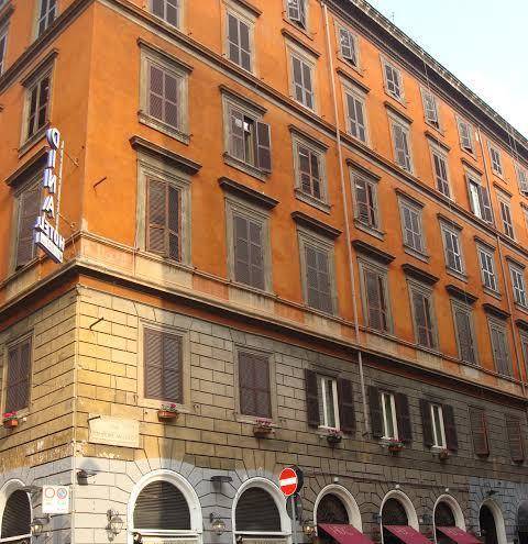 Hotel dina