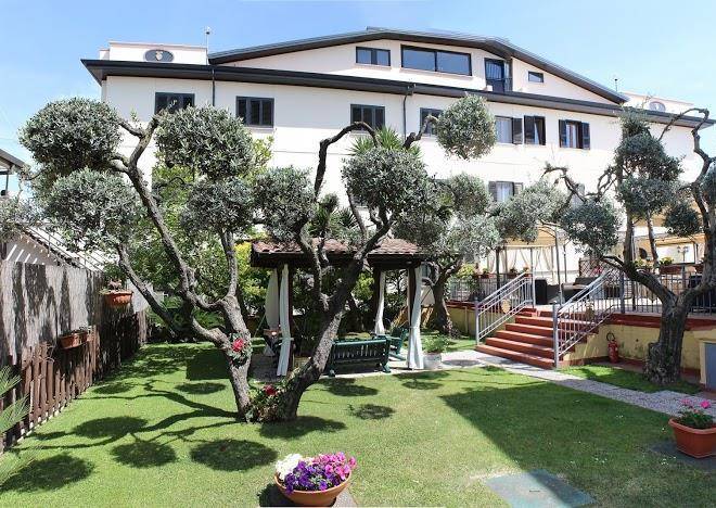 Hotel nespolo d'oro