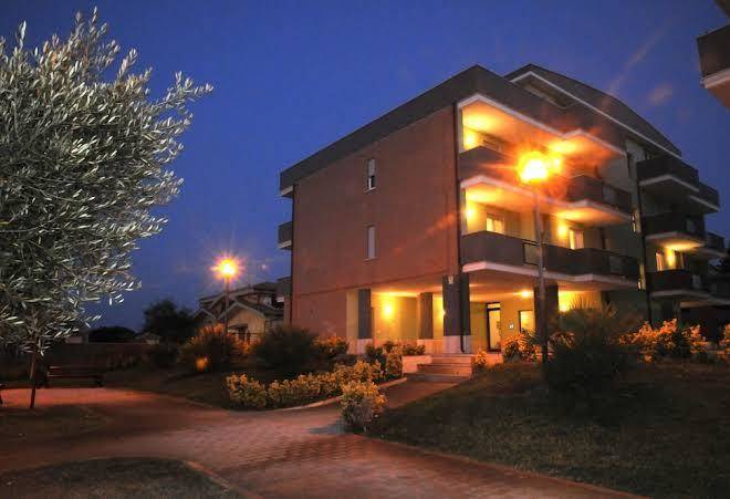 Isa Fiumicino Airport Residence Image