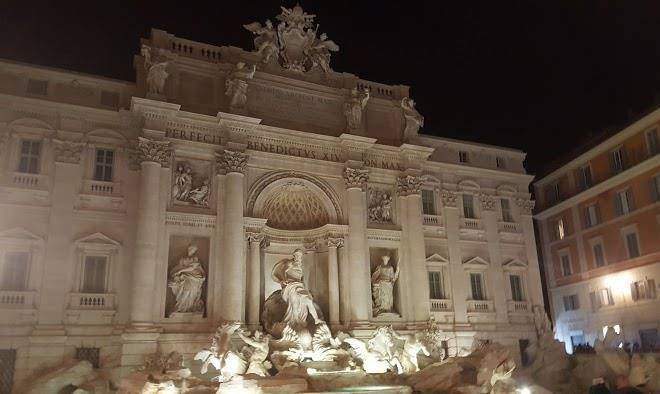 Lucky domus pantheon