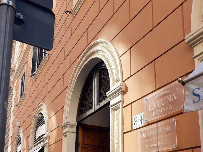 Nuova monaco hotel