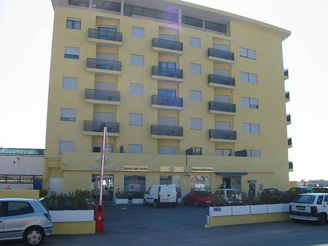 Residence Executive Image