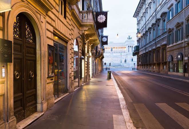 Via del corso home