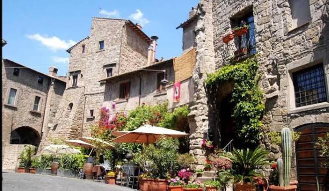 La casina nel borgo borgolungo