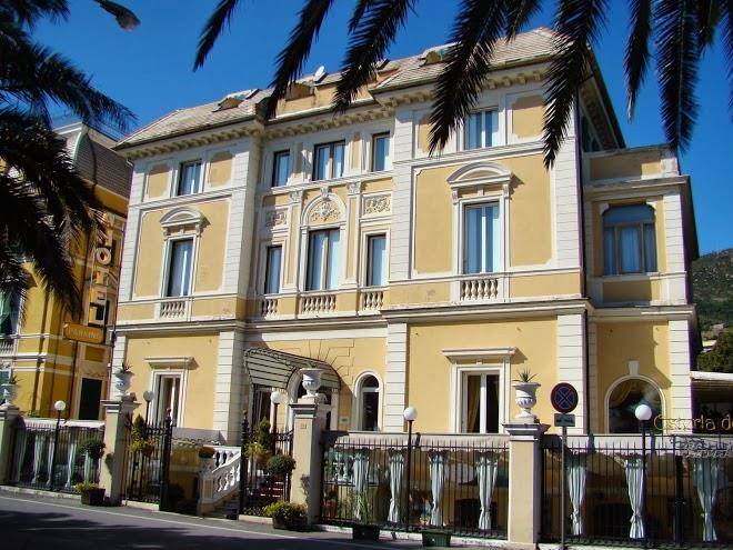 Ena hotel