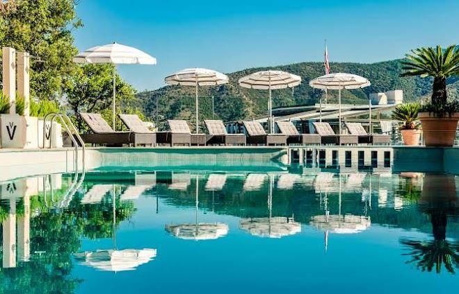Hotel vis a vis