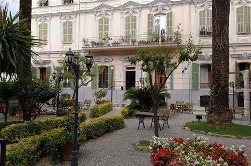 Hotel alexander
