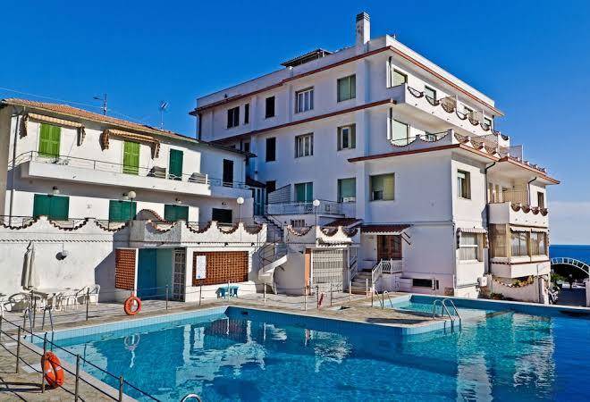 Hotel ariston montecarlo