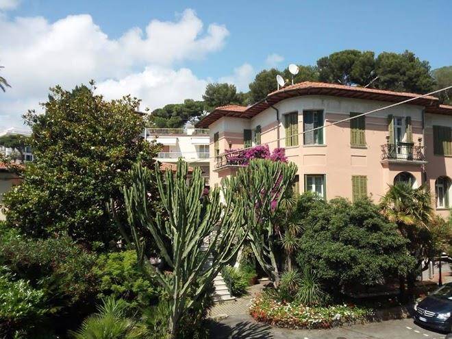 Hotel la scogliera con ristorante e parcheggio privato