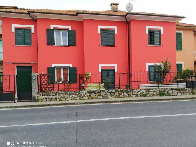 Tra il borgo e il mare
