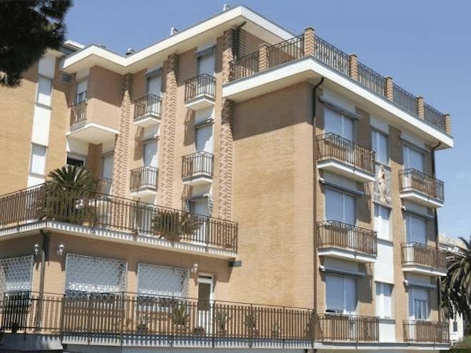 Albergo regina mundi