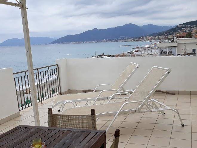 Albergo rivamare
