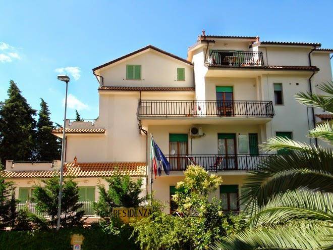 Residence oleandro pietra ligure liguria