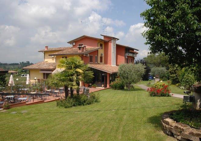 Hotel il castello ristorante la muraglia