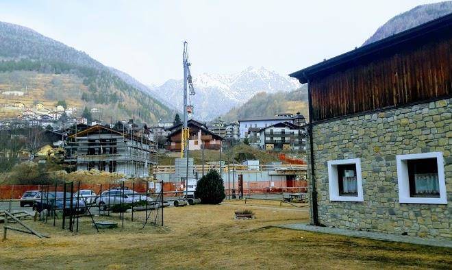 Mountain lodge due parchi