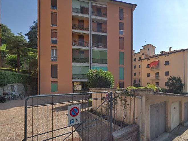 Condominio via rosales 16 a b