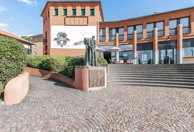 Lake como golf hotel