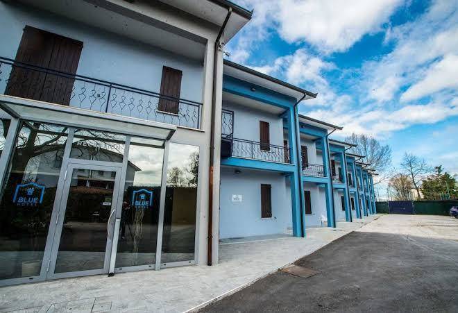 Blue hotel