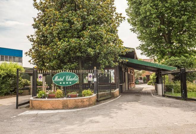 Motel hotel charlie