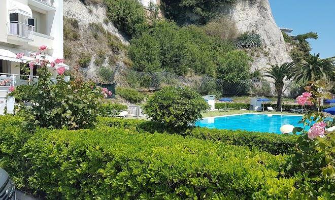 Hotel scogliera numana
