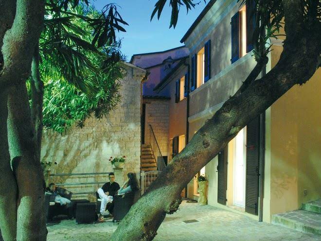 La Torre Camere Image