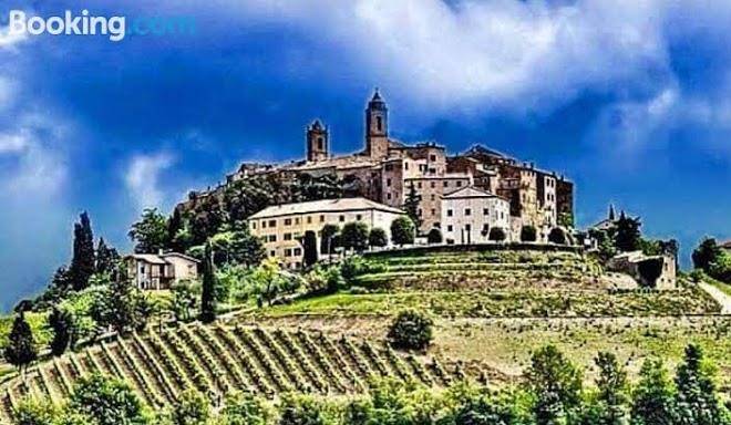 Agriturismo con piscina san michele cossignano