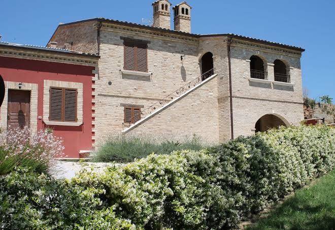 B&b dimora rosso piceno