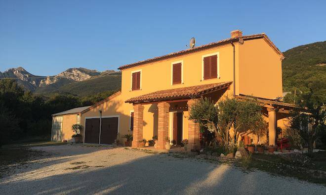 B&b amici country
