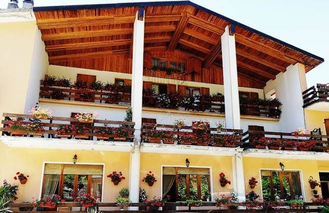 Hotel Da Faustina Sefro Image