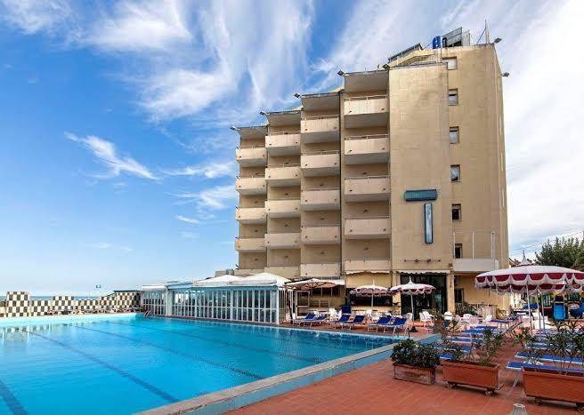 Hotel Perticari Image