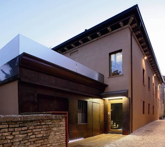 La loggia relais