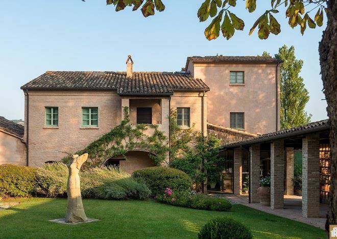 Urbino resort tenuta santi giacomo e filippo